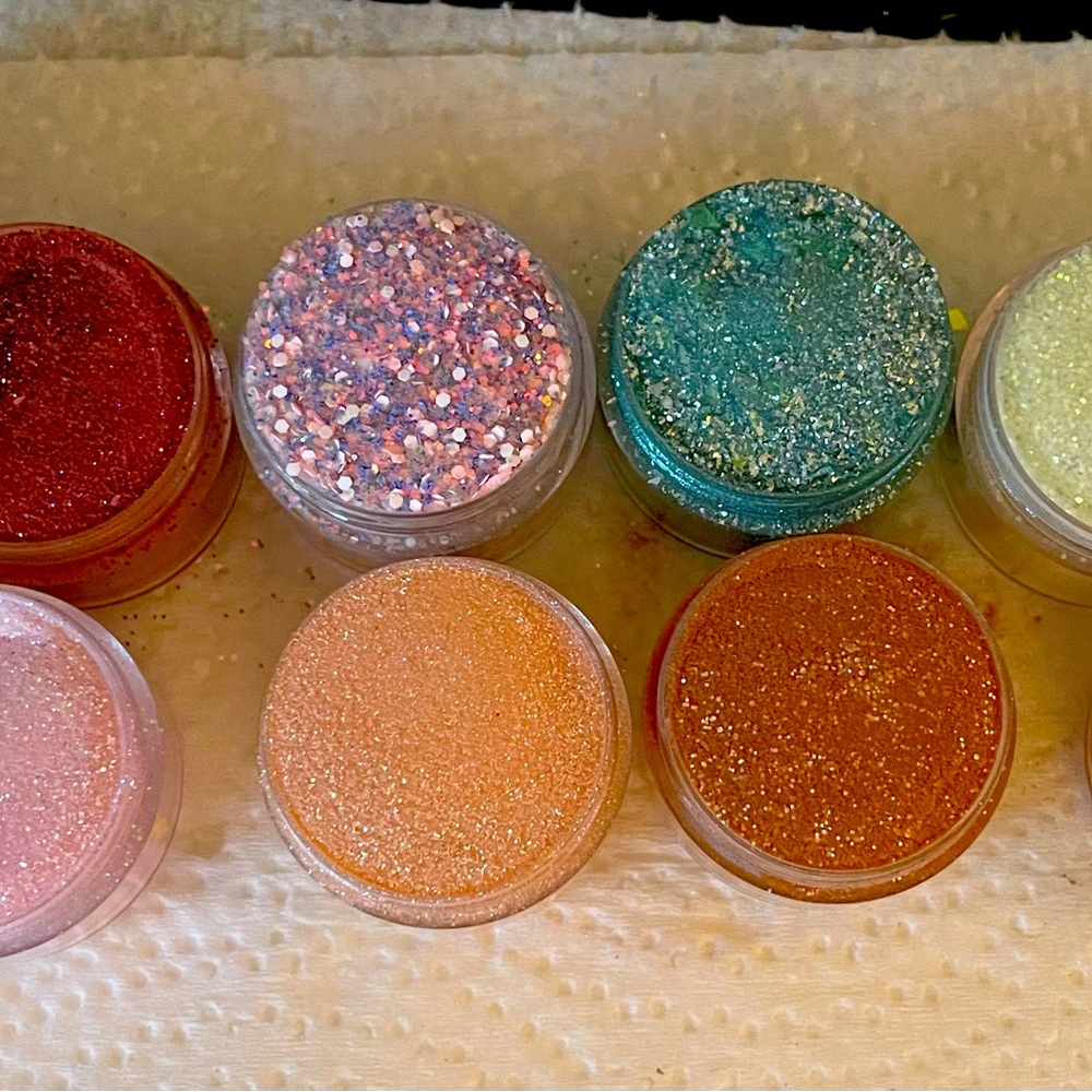 Dip powder. I do not have the names. I bought them new & I never used them.